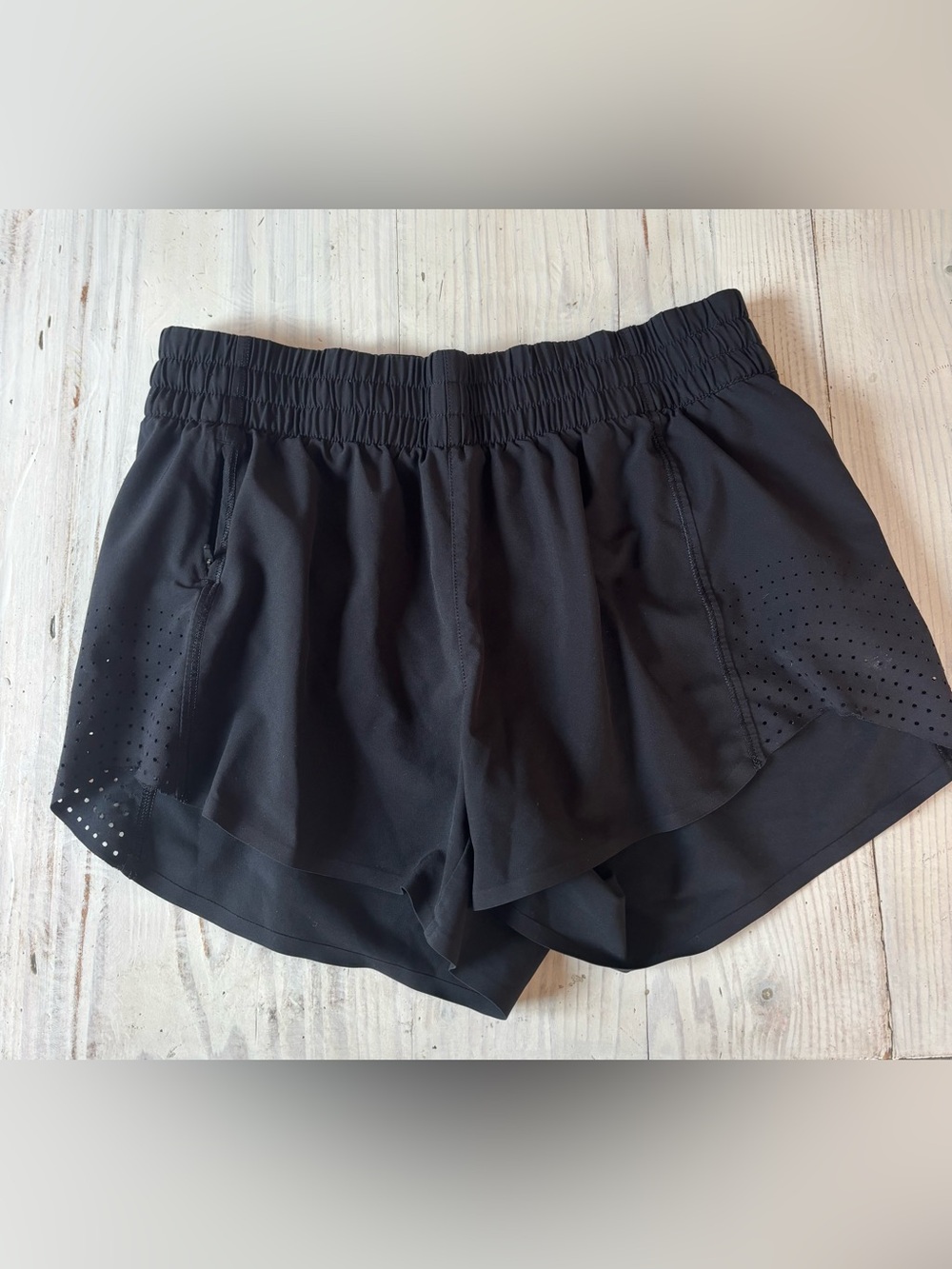 Athleta Hustle 3”Athletic Shorts